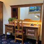 Hotell Butikowy Zameczek Książ Wielki